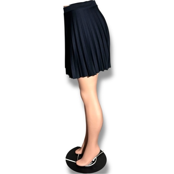 H&M Dark Navy Blue Pleated Fit and Flare High Waist Preppy Mini Skater Skirt - Picture 3 of 15